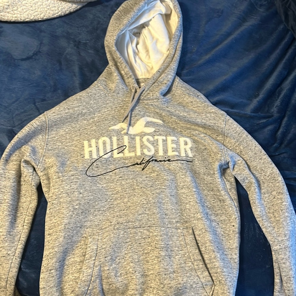 NEVER WORN Hollister hoodie